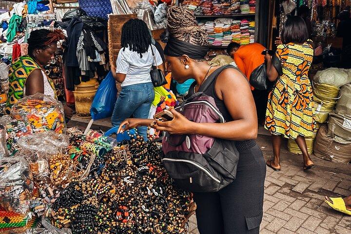 Private Makola Market & Art Centre Sightseeing & Shopping