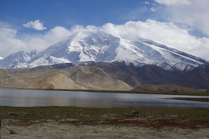 Day Trip to Baisha Lake and Karakul Lake with Private Car