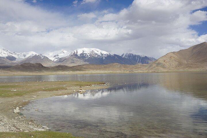 Day Trip to Baisha Lake and Karakul Lake with Private Car