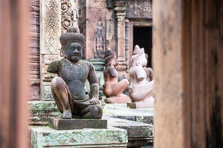 Siem Reap: Kulen Waterfalls and Banteay Srei Tour
