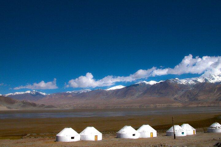 2 Day Tour to Tashkorgan with Baisha Lake and Karakul Lake