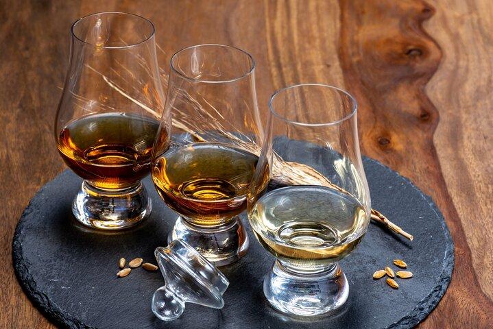 Stirling Castle, Whisky & Kelpies Tour starting Edinburgh