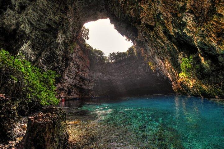 Discover Melisani Cave-Agia Efimia & A photo stop above Myrtos