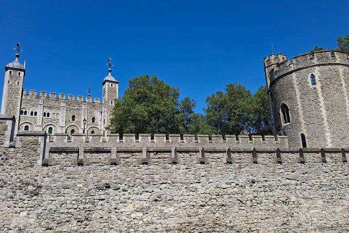 Medieval History Walking Tour from The Tower of London
