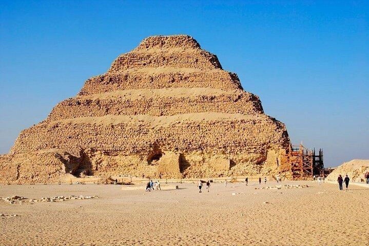Private Tour Pyramids of Giza Memphis and Saqqara