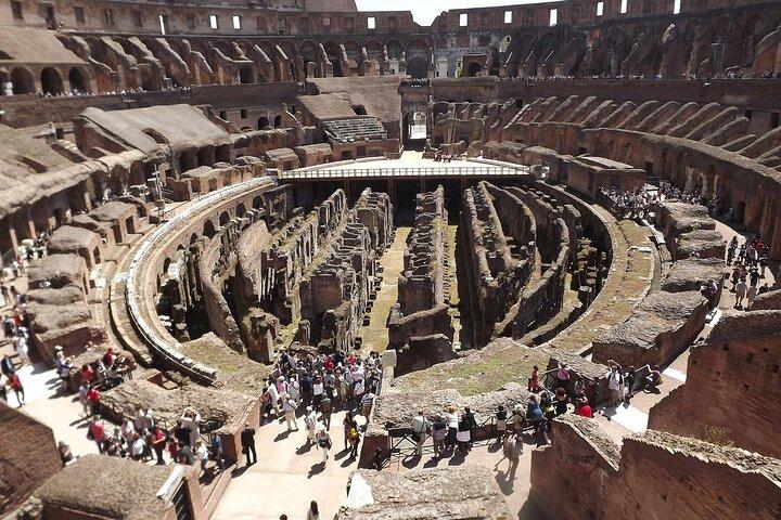 Discover Rome Colosseum and Arena Walking Tour