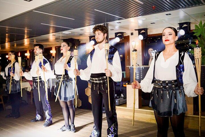 Butalux - Bosphorus Luxury Dinner Cruise