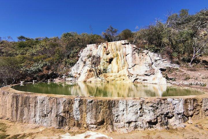 Tour Ruta Hierve el Agua, Tule, Mitla, Teotitlan and Mezcal