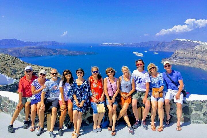 Santorini Private Sightseeing Tour – 6 Hours with Local Guide