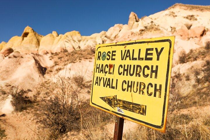 Rose and Red Valley Hiking Tour