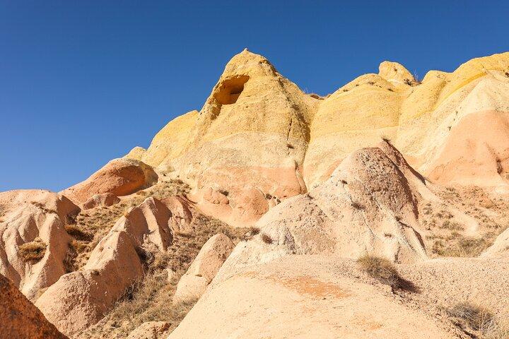 Rose and Red Valley Hiking Tour