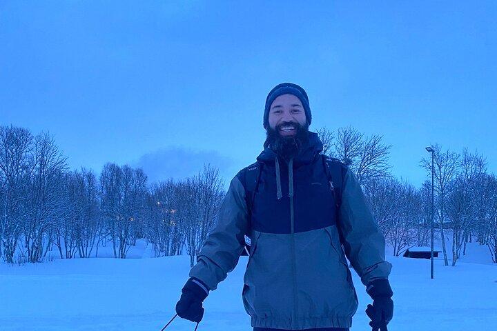 Evening tour: Sledding, mini skiing, lasso and reindeer hides