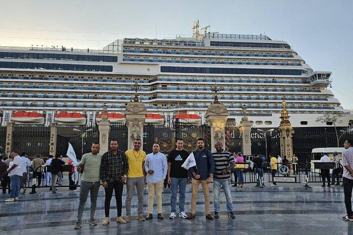 From Alexandria Port: Giza Pyramids & Nile Cruise Day Tour.