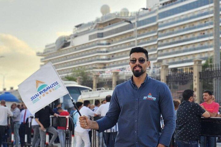 From Alexandria Port: Giza Pyramids & Nile Cruise Day Tour.