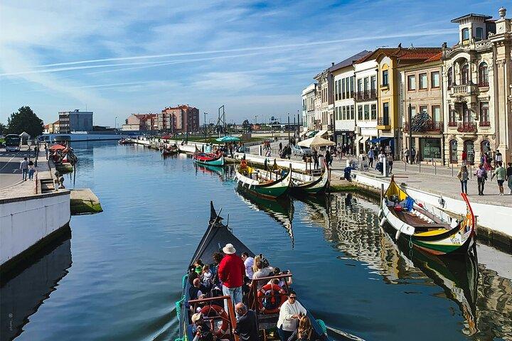 From Porto ↔ Lisbon with up to 4 stops : Aveiro, Nazaré, Óbidos