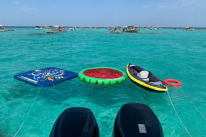 Discover the Secrets of the Sea on a Boat Trip to Bayada Island