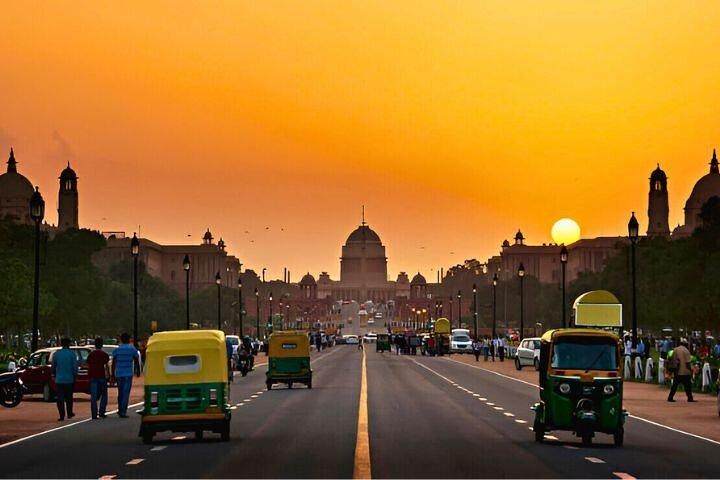 Night view Delhi Tour by AC Car From Delhi