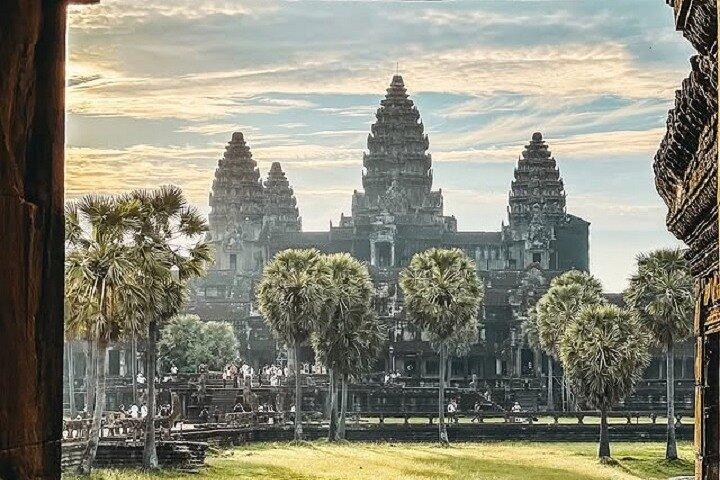 Private Angkor Wat Sunrise Tour from Siem Reap