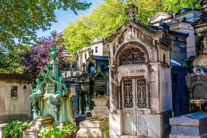 Père-Lachaise Cemetery Paris Tour with Audioguide