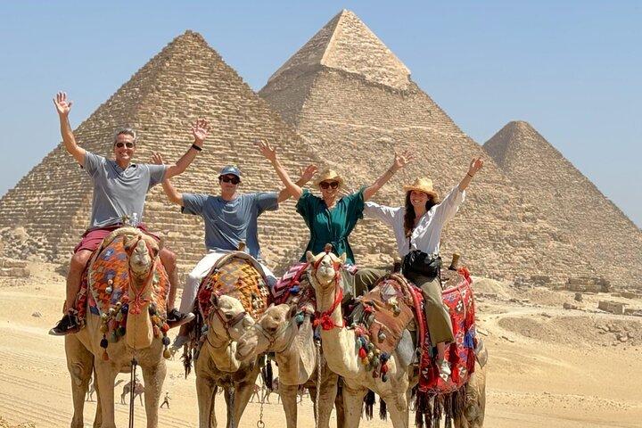 Luxury Pyramids Full Day Tour with Tour Guide and Private Car