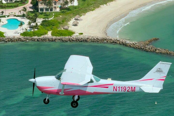 Miami Beach: Private South Beach Airplane Tour with drinks