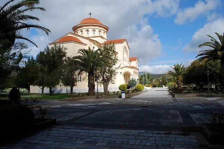 Spanish Shorex to Melissani & St. Gerasimos from Argostoli Port