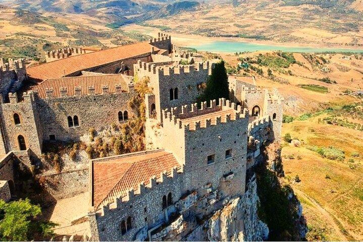 Palermo: Medieval castles of Caccamo & Cefalù. Small Group Tour