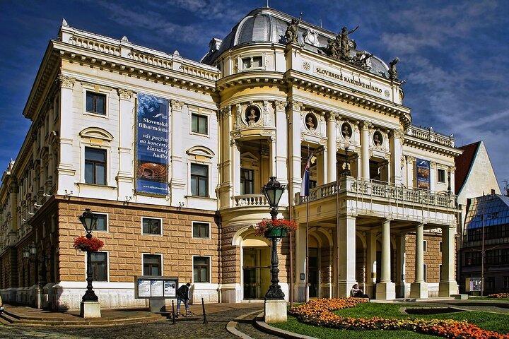 Private Bratislava Tour from Vienna with Danube River Cruise