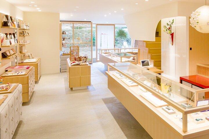 Traditional Japanese Kanzashi Making Experience in Kyoto