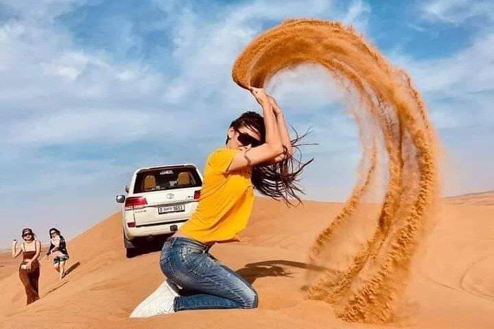 Ultimate Red Dunes Safari with BBQ Dinner and Shows
