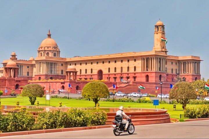 Night view Delhi Tour by AC Car From Delhi