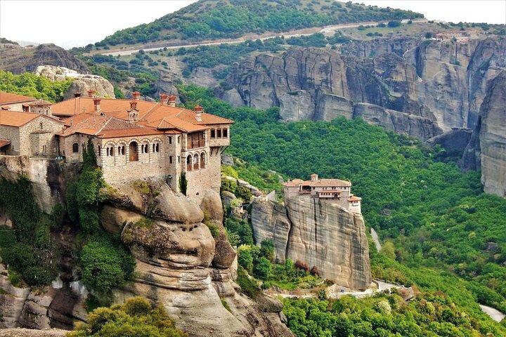 Meteora & Battlefield of Thermopylae Private Tour From Athens