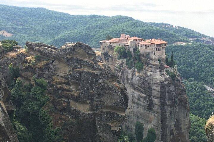 Meteora & Battlefield of Thermopylae Private Tour From Athens