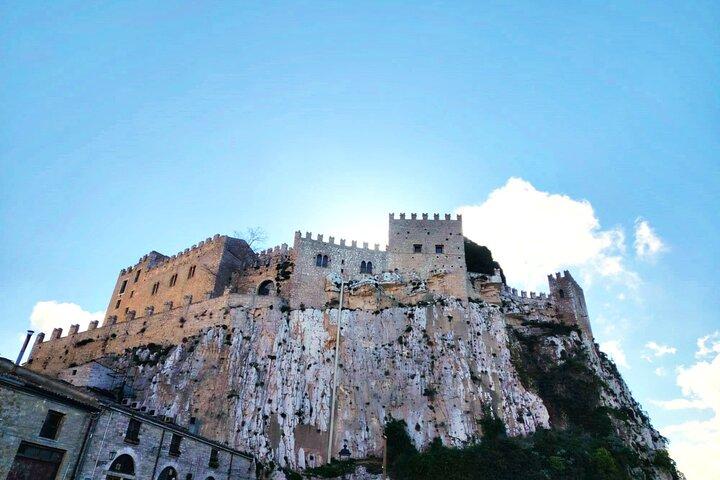 Palermo: Medieval castles of Caccamo & Cefalù. Small Group Tour
