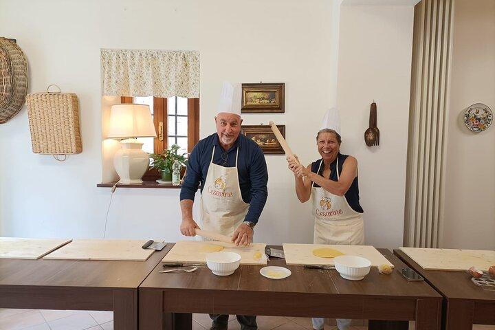 Fettuccine & Ravioli Class in Assisi’s Home-Style Cooking School