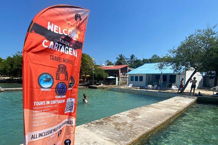 Cartagena VIP Boat Tour: Rosario Islands & Snorkel