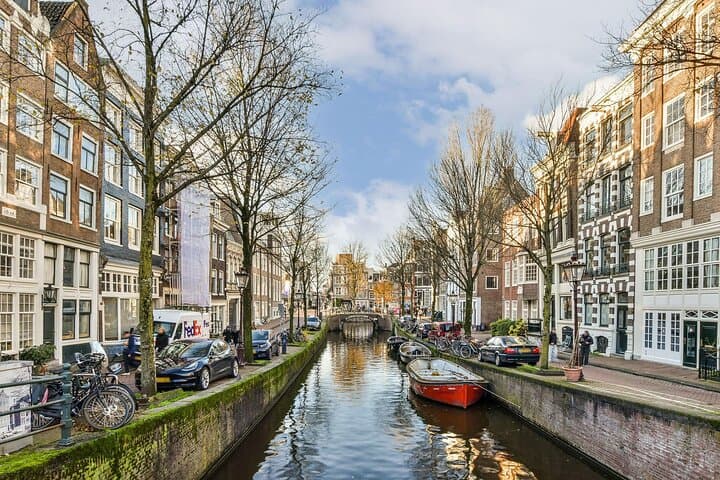 Anne Frank Walking Tour Amsterdam + Ebook