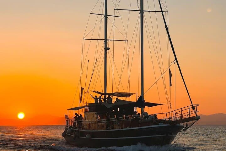 Athens Riviera Sunset Dinner Cruise to Ydrousa & Vouliagmeni