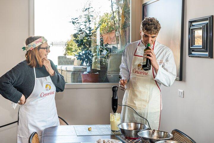 Florence Walking Tour & Traditional Cooking Class with Wine