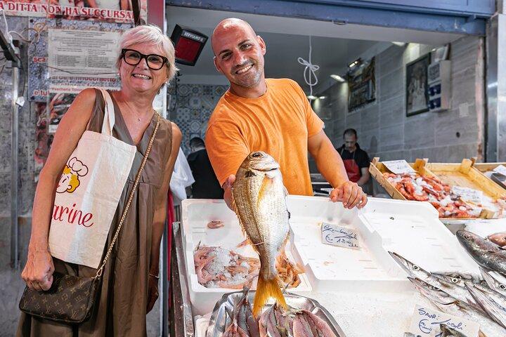 Syracuse Walking Tour & Traditional Cooking Class with Wine