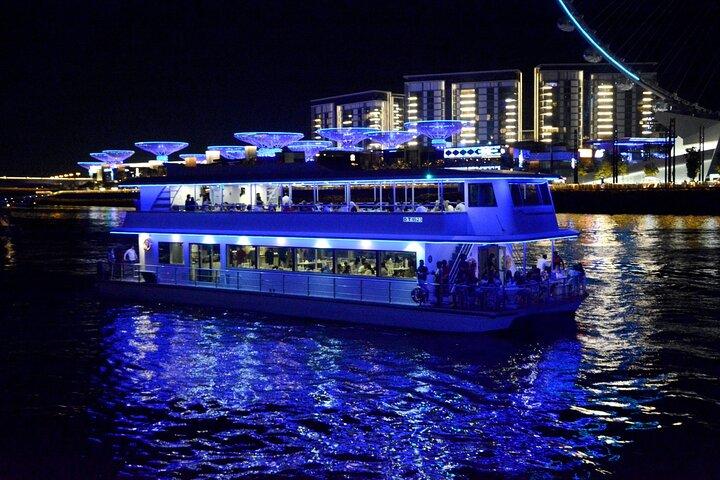 Dubai Marina Yacht with BBQ Buffet Dinner and Iconic Views