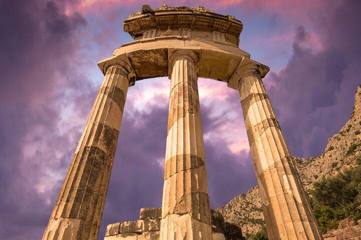 Private Luxury Tour: Delphi & Galaxidi – From Oracle to the Sea