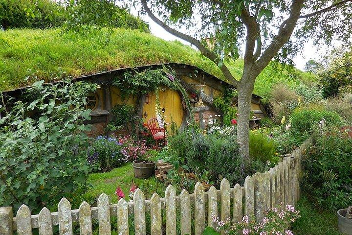 Hobbiton Movie Set Tour from Auckland – Private Ultra-Luxury