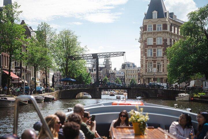 Amsterdam Open Boat Tour with Local Guide