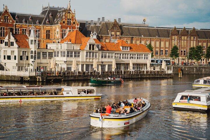 Amsterdam Open Boat Tour with Local Guide
