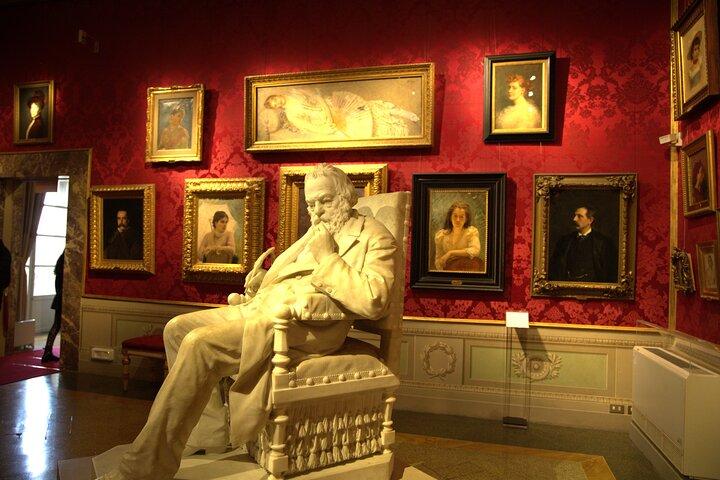 Florence Palazzo Pitti Skip-the-Line Private Tour with Local