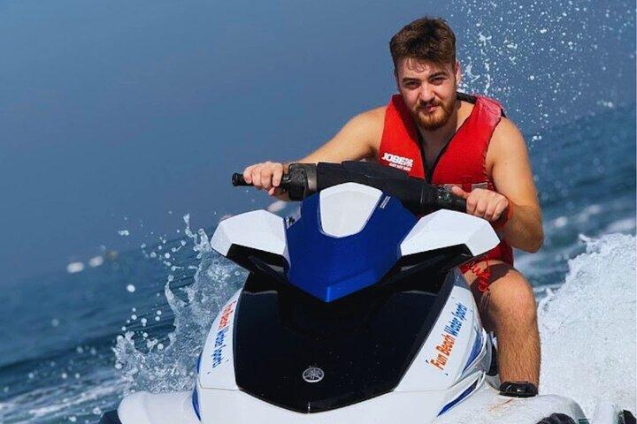 Jet Ski Dubai 30 minutes: Burj Al Arab with Free Photos & Videos.