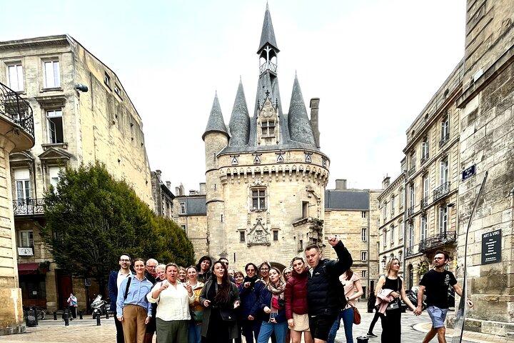 Free Walking Bordeaux Tour ENG + 1 glass of wine (Tip based)