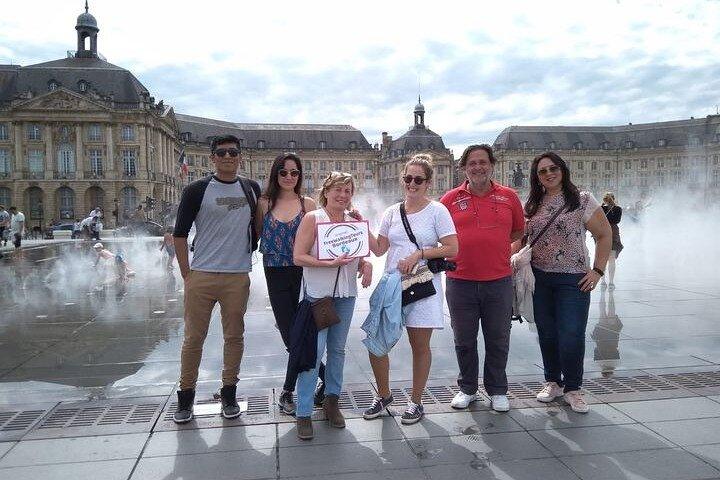 Free Walking Bordeaux Tour ENG + 1 glass of wine (Tip based)