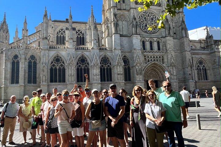 Free Walking Bordeaux Tour ENG + 1 glass of wine (Tip based)